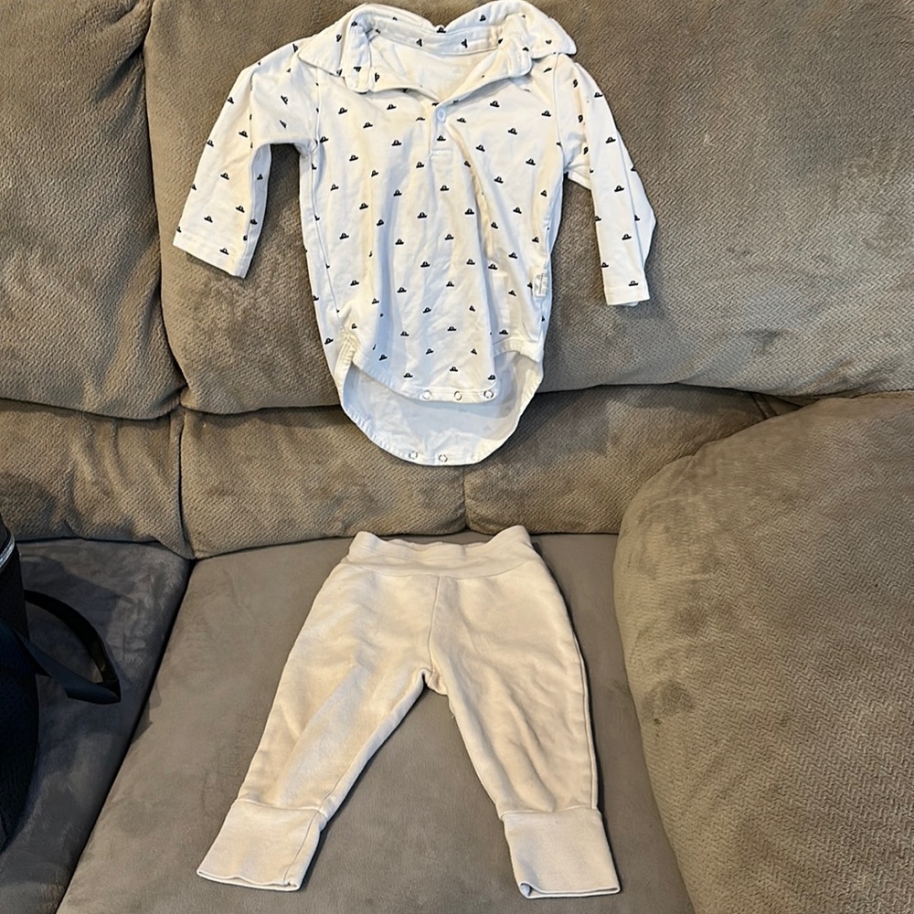 Nautical hanes outfit size 12-18 months